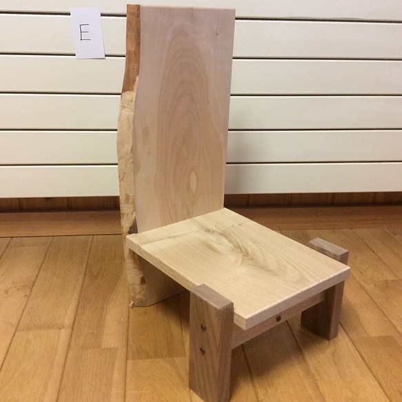 森の木椅子(koisu)組立キットE　無垢椅子　飾り椅子　子供椅子　ローチェア　日曜大工　DIY　工作 1枚目の画像
