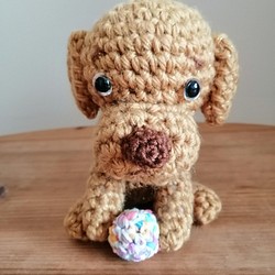 [太著迷.愛死了] 手編毛線娃娃公仔 - 足球小狗阿甘 第1張的照片