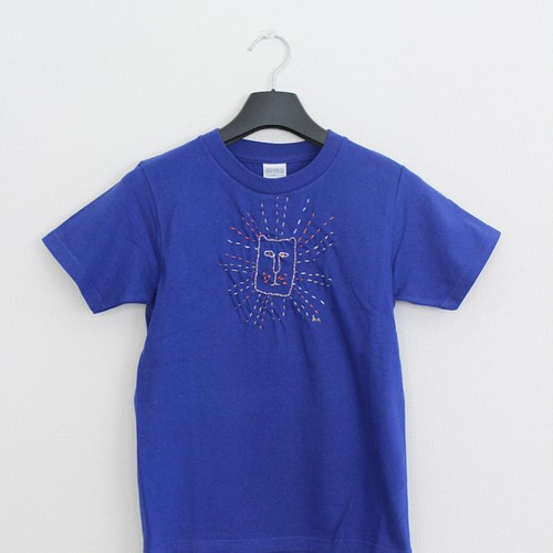 ライオンtシャツ 一点物 140 キッズ トップス Tシャツ ブルー アニマル 刺繍 綿100 Tシャツ カットソー Hossy Nakkie 通販 Creema クリーマ ハンドメイド 手作り クラフト作品の販売サイト