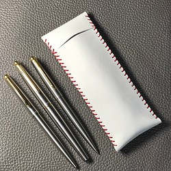 本革３本挿しペンケース [手縫い]ベースボールステッチ：白 1枚目の画像