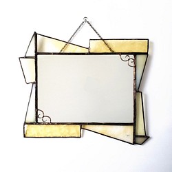 ステンドグラスのアンティーク調　壁掛けミラー/鏡(ライムイエロー) 1枚目の画像