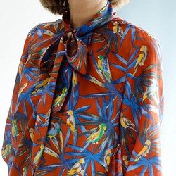 領結領襯衫 - 您獨特的長尾小鸚鵡印花服裝的強調色！用1張決定！追求整潔時尚的新生活 第1張的照片