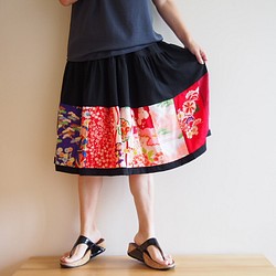 Kimono Patch-worked Skirt midi -Using Vintage Kimono Fabrics 第1張的照片