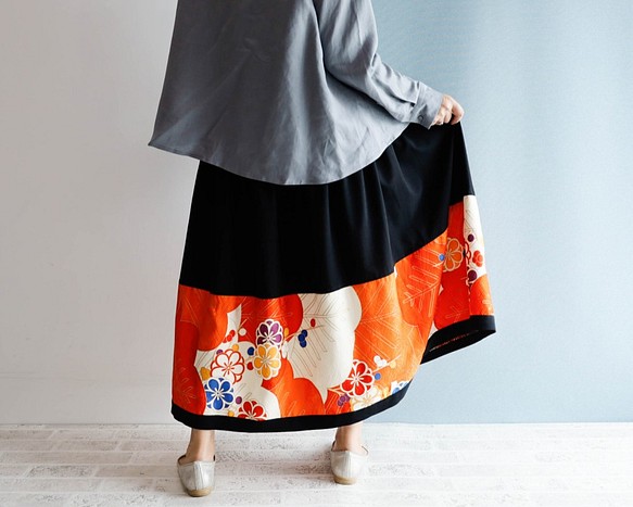 SOLD HAREGI SKIRT -ビンテージの着物地を使ったフレアスカート