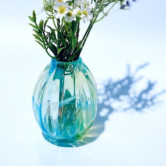 夏嵐 花瓶 吹きガラス 一輪挿し 花瓶 花器 Koume Glass 通販 Creema クリーマ ハンドメイド 手作り クラフト作品の販売サイト