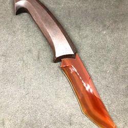 赤瑪瑙のナイフ形オブジェ 1枚目の画像