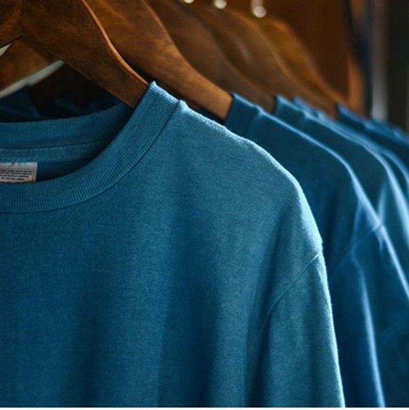 すべての種類の青|天然植物青染色Tシャツの男性と女性のカップルの基本的なレトロコットンプレーン半袖シャツ南山藍草染色 1枚目の画像
