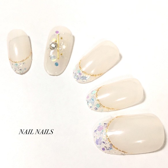 004 キラキラホワイトフレンチ オーロラホログラム ワンタッチネイルチップ ネイルチップ ネイルシール Nail Nails 通販 Creema クリーマ ハンドメイド 手作り クラフト作品の販売サイト