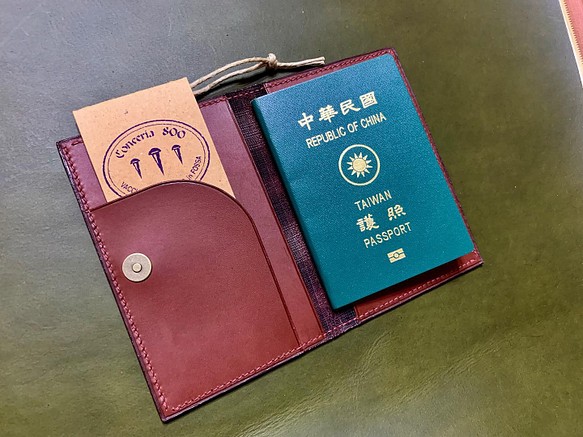 【日出】植鞣牛皮護照套/護照夾 經典 酒紅色 全手工 第1張的照片