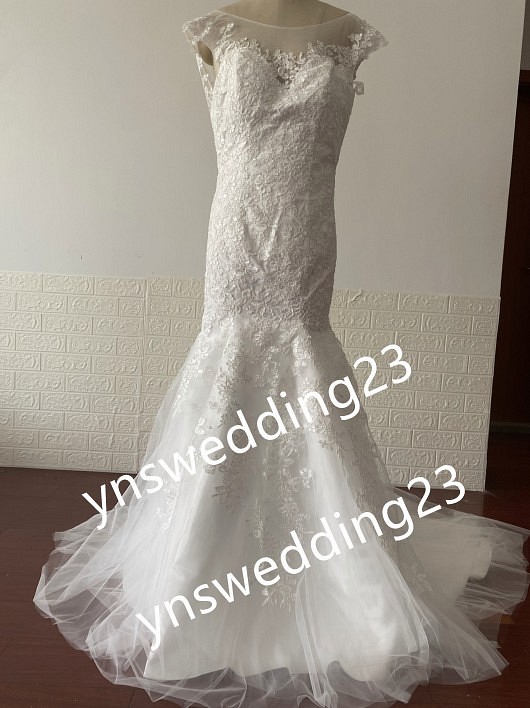 ウェディングドレス高品質！ ウエディングドレス ホワイト  オフショルダー   3D立体レース刺繍