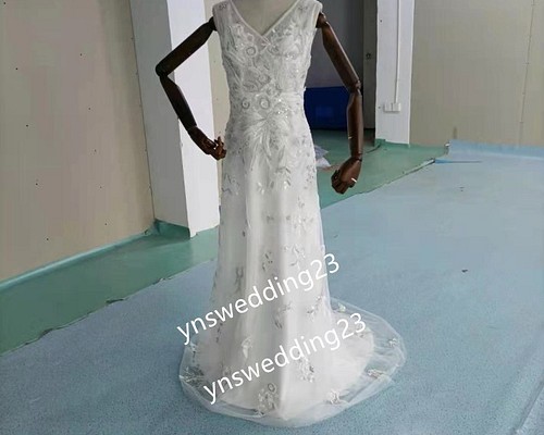 高品質！ ウェディングドレス  3D立体レース刺繍   深Vネック 2次会 花嫁ウェディングドレス