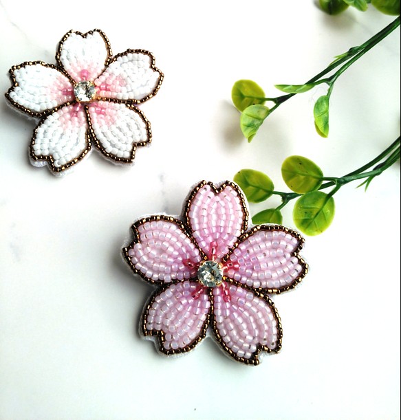 ハンドメイド ビーズ刺繍 ブローチ 桜