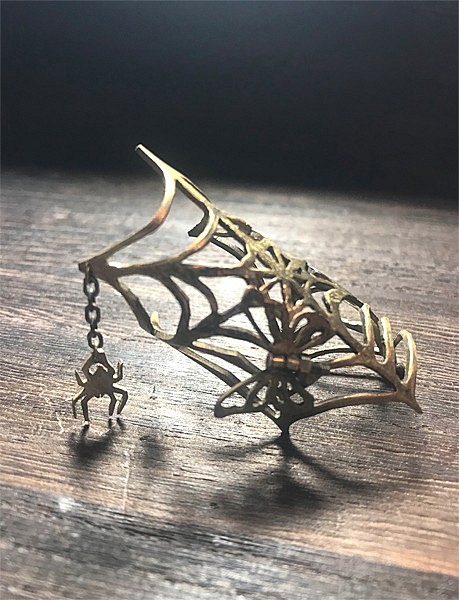 蜘蛛と蝶　真鍮ストールリング 1枚目の画像