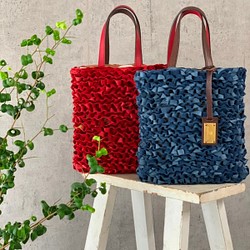 ハンドメイド刺繍バッグ レザーBagに刺繍を施したリネンを縫い付けまし