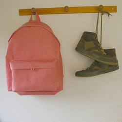 豬皮革粉紅色袋包背包 第1張的照片