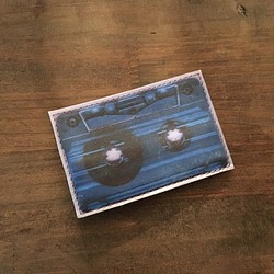 馬革 ブルー 転写プリント カセットテープ ポーチ 1枚目の画像