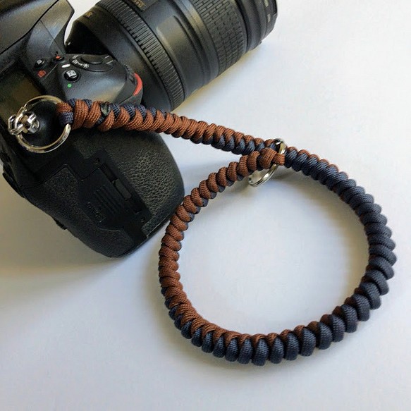 カメラストラップ　パラコード　Paracord Snake Knot Camera Wrist Strap 1枚目の画像