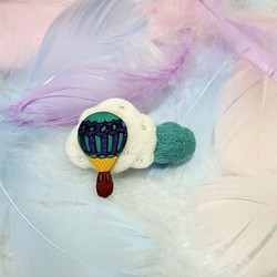【藍綠色熱氣球/施華洛世奇鑽】雲朵羊毛氈兒童髮夾 第1張的照片