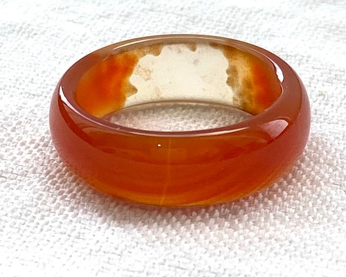 8月誕生石　透明感が美しいサードオニキスくり抜きリング　7.5号　紅縞瑪瑙　指輪　オレンジアゲート　重ね付けにも