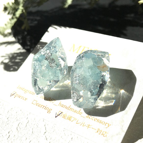 海藍寶石和銀葉礦石耳環 耳環 防過敏生日石 天然石 三月春天 透明度 第1張的照片