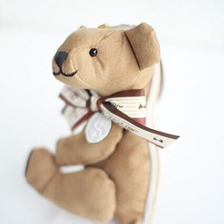 首字母和緞帶可以選擇♪Hokobori熊鑰匙包袋魅力米色 第1張的照片