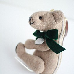 首字母和緞帶可以選擇♪Hokobori熊鑰匙包袋魅力米色羊毛 第1張的照片