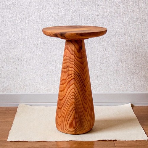 吉野杉の壷型サイドテーブル [キノコっぽいやつ] サイドテーブル 光 ...