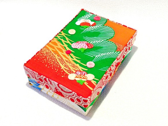 飾り箱　－　梅模様　－ 1枚目の画像