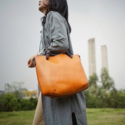 紙袋のデザインをベロアで作った革袋 カラシ ハンドバッグ +K 通販 