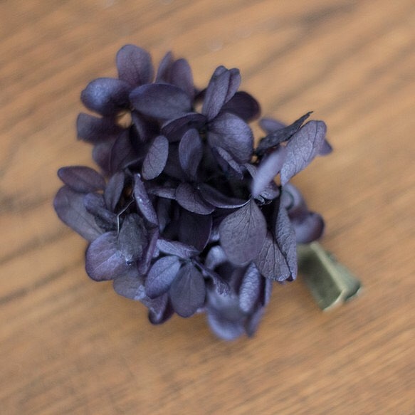 （再販) 紫陽花のコサージュ　ブラック 1枚目の画像