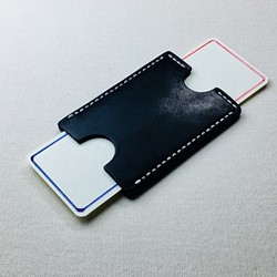 【手縫】2枚用黒色本革カードケース（生成り麻糸）左右にカード引き出しが出来ます。 1枚目の画像