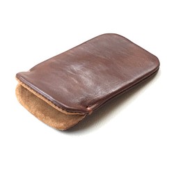 【手感皮革】iPhone12 / 13 iPhone12 / 13 Pro 巧克力色真皮保護套（淺棕色麂皮） 第1張的照片