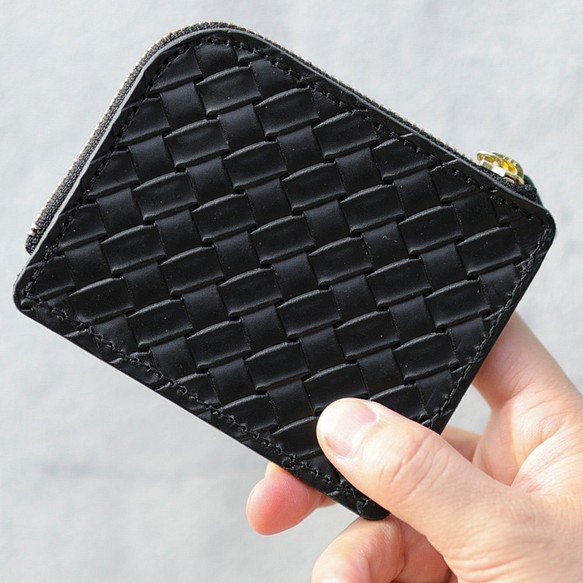 栃木レザー イントレチャー 型押し 薄型 小さい財布 L字ファスナー コンパクト ウォレット FARIA ブラック 財布 1枚目の画像