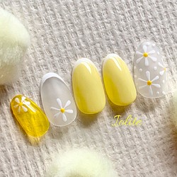 季 .30 　　レモンイエロー 花 透明感 フレンチ 黄色 フラワー 春 春ネイル 夏 夏ネイル ネイルチップ つけ爪 1枚目の画像