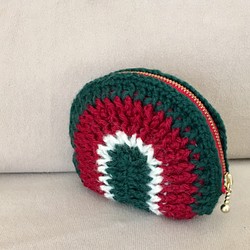 クリスマスカラーの暖かポーチ　ミニ　(カギ針の手編み) 1枚目の画像