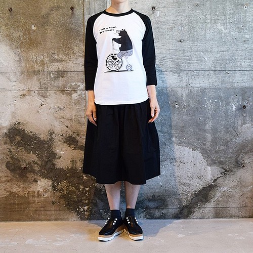 ベースボールtシャツ くまさんご機嫌にサイクリング 黒 Tシャツ カットソー Smith Comet 通販 Creema クリーマ ハンドメイド 手作り クラフト作品の販売サイト