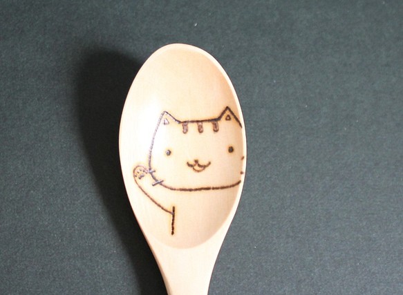 ネコ柄　　木製スプーン　名入れ＋50円 1枚目の画像