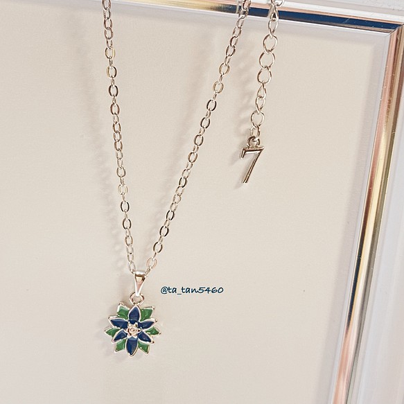 Poinsettia necklace 1枚目の画像