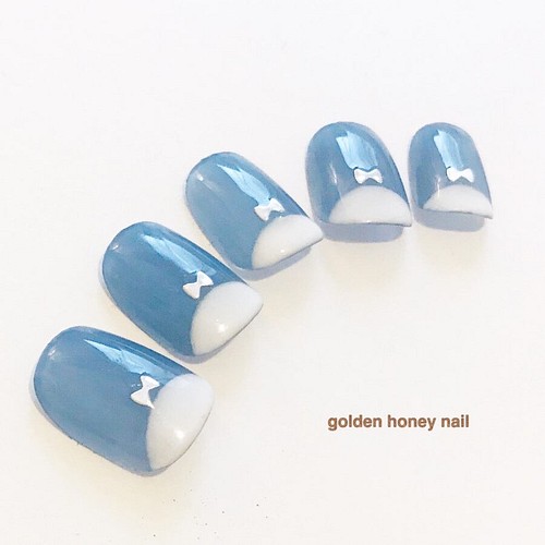 No 16 ペンギンネイル くすみブルー 逆フレンチ リボン ネイルチップ ネイルシール Gold Honey Nails 通販 Creema クリーマ ハンドメイド 手作り クラフト作品の販売サイト