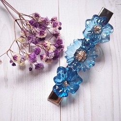 花のヘアクリップ（青）　H0012 1枚目の画像