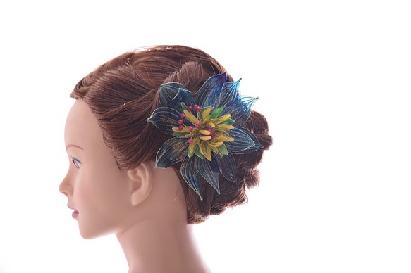 Blooming*テッセン（アメリカンフラワー・髪飾り・成人式・卒業式・結婚式） 1枚目の画像