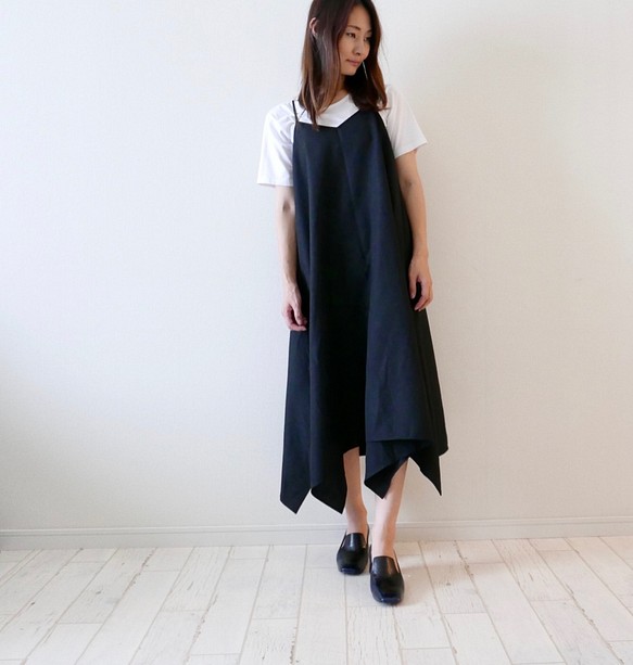 Morino Gakkou 梨皮縐紗材質人魚吊帶背心連衣裙 [黑色] / 2982929/ 第1張的照片