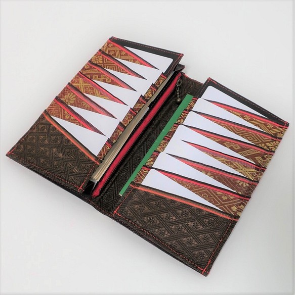 (受注生産)【玉-gyoku-】畳の縁の長財布 十二単の襟元 黒赤 26カード 本革 入金から約３週間で発送 4枚目の画像