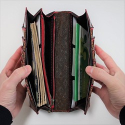 (受注生産)【玉-gyoku-】畳の縁の長財布 十二単の襟元 黒赤 26カード 本革 入金から約３週間で発送 7枚目の画像