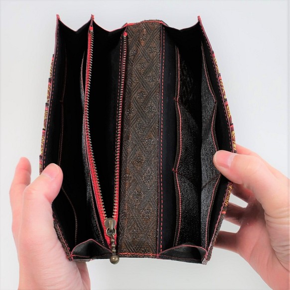 (受注生産)【玉-gyoku-】畳の縁の長財布 十二単の襟元 黒赤 26カード 本革 入金から約３週間で発送 8枚目の画像