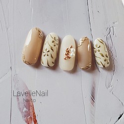 ジェルネイル アンティーク フラワーネイル ネイルチップ ベージュネイル ゴールド ネイルチップ ネイルシール Lavelle Nail 通販 Creema クリーマ ハンドメイド 手作り クラフト作品の販売サイト