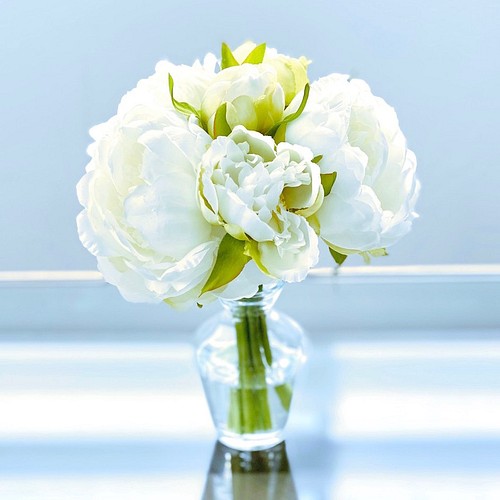 母の日早割 Elegance White Flowers 水換えなしのずっと綺麗な花瓶付きアートフラワー フラワー リース シアレス Thirlays 通販 Creema クリーマ ハンドメイド 手作り クラフト作品の販売サイト
