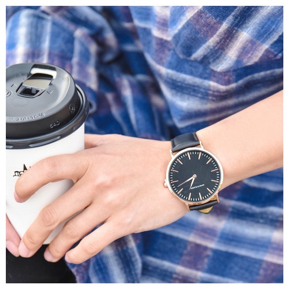 流行りに左右されないシンプルデザイン 腕時計 ブラック ネイビー メンズ レディース クリスマスに 腕時計 Upp 通販 Creema クリーマ ハンドメイド 手作り クラフト作品の販売サイト