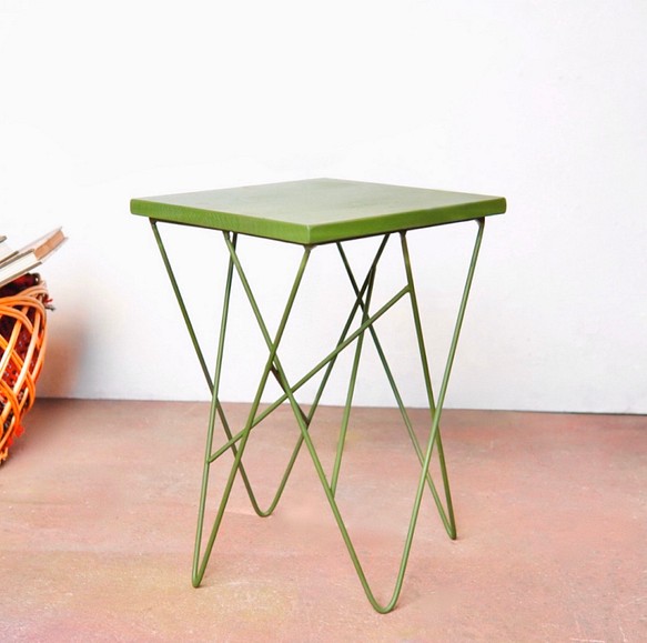 wire side table olive green 1枚目の画像