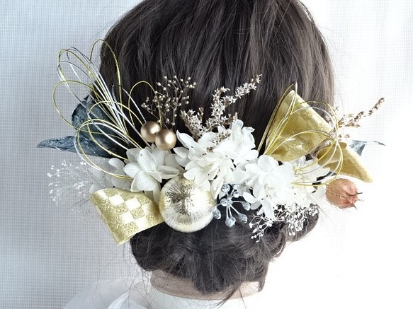 水引の華やかな髪飾り　ドライフラワー　プリザーブドフラワー　成人式　結婚式　卒業式 1枚目の画像